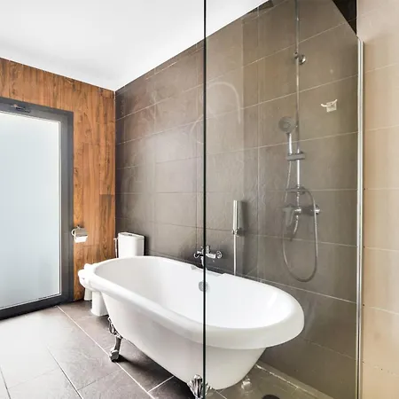 Bella By Finest * Marbellac